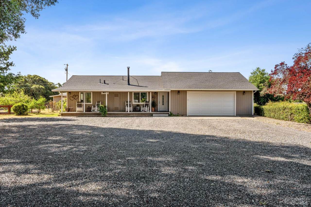 1681 Oak Grove Drive - Photo 1