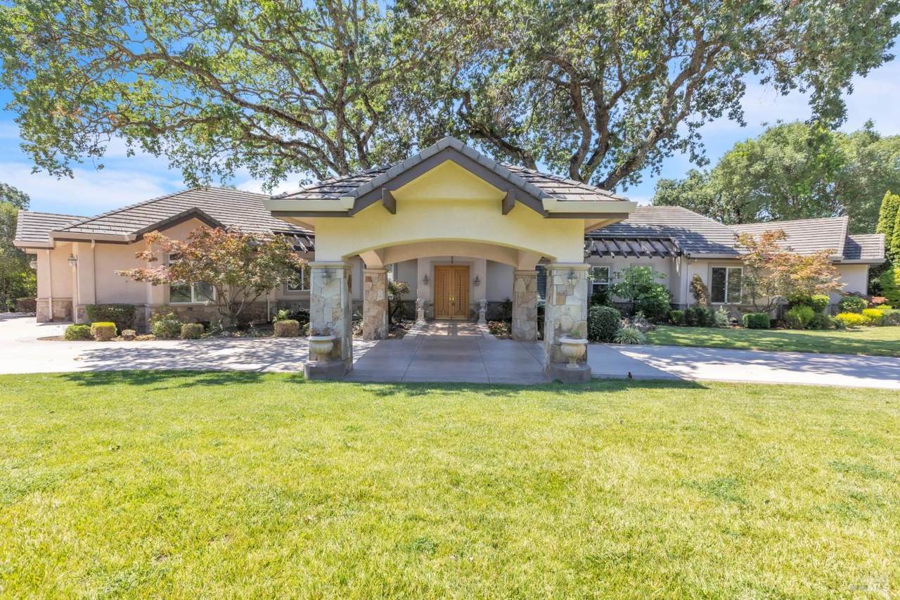 5237 Sunridge Drive - Photo 1