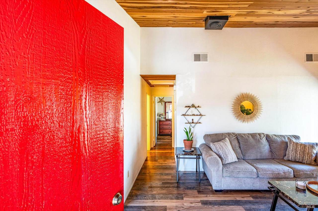 6 Redwood Court - Photo 1