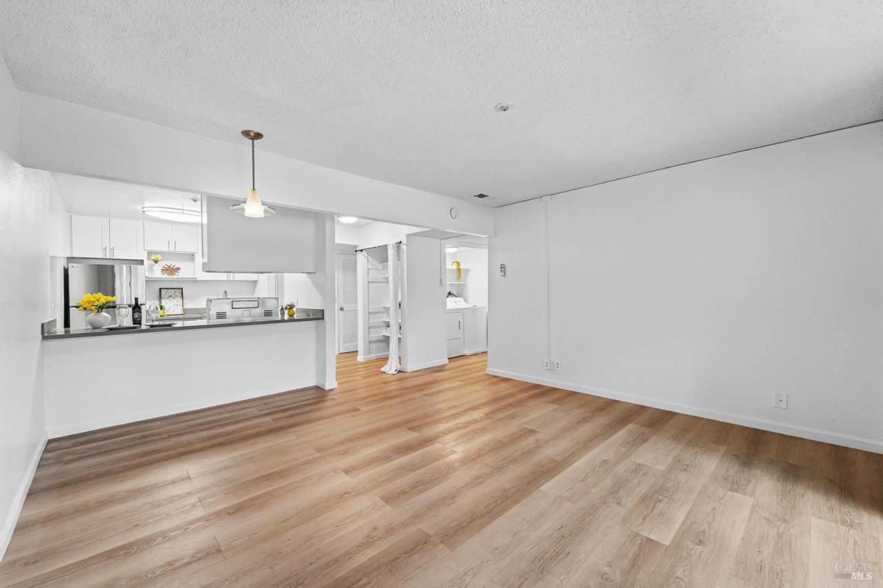 1453 Neotomas Avenue - Photo 1