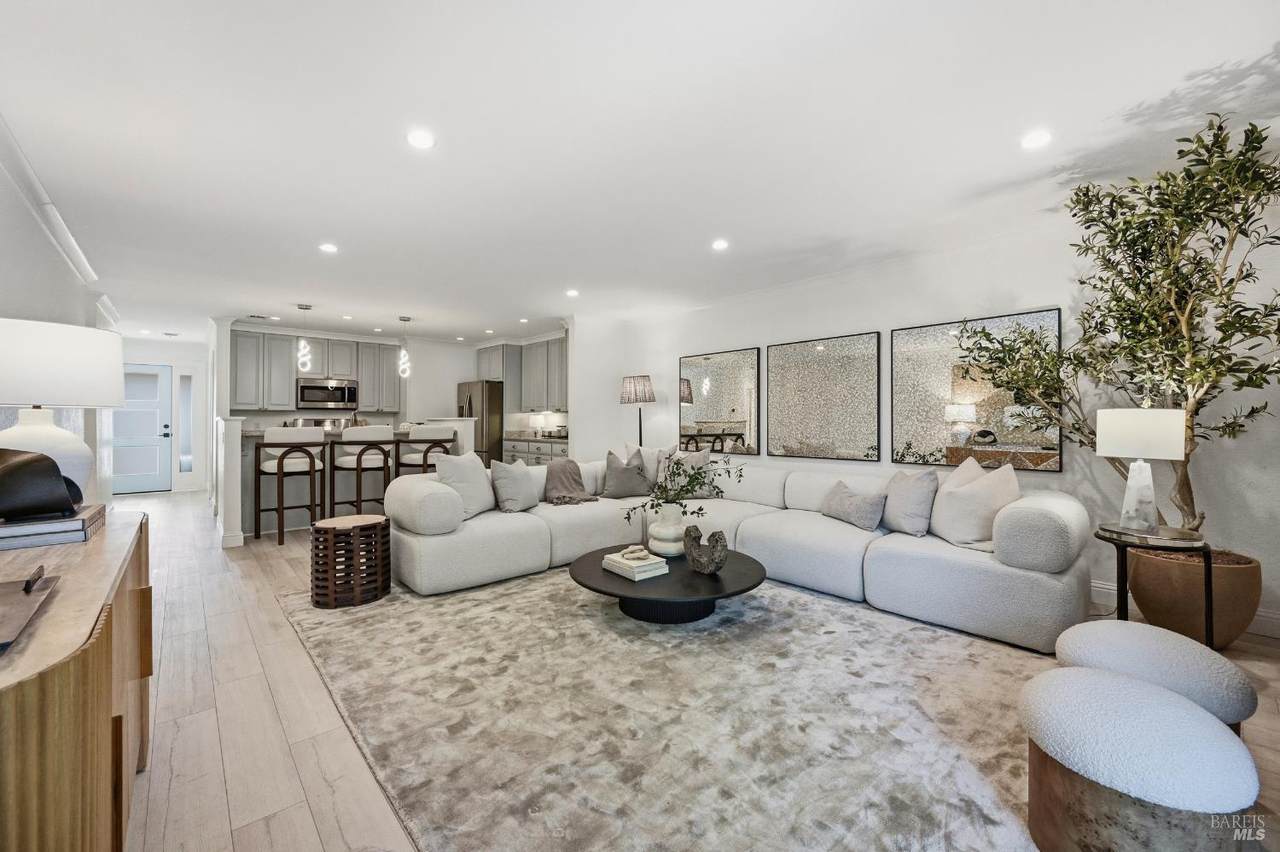 114 Vineyard Circle - Photo 1