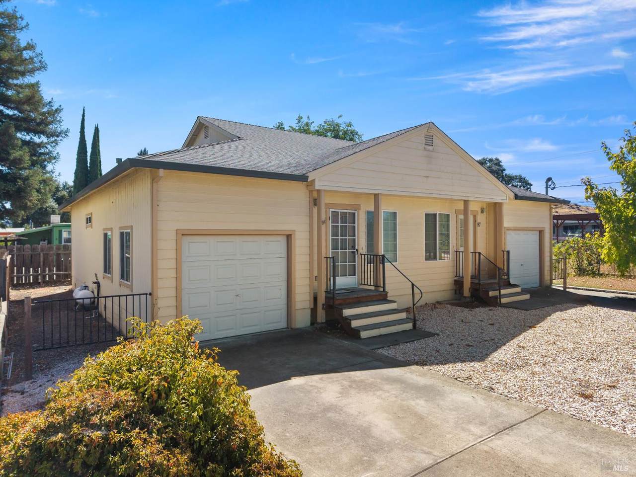 85 Royale Avenue - Photo 1