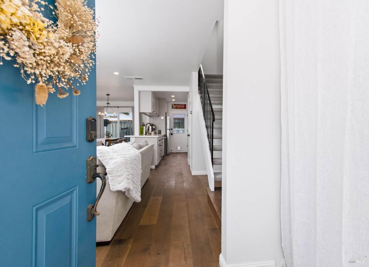 25 Belvedere Court - Photo 1