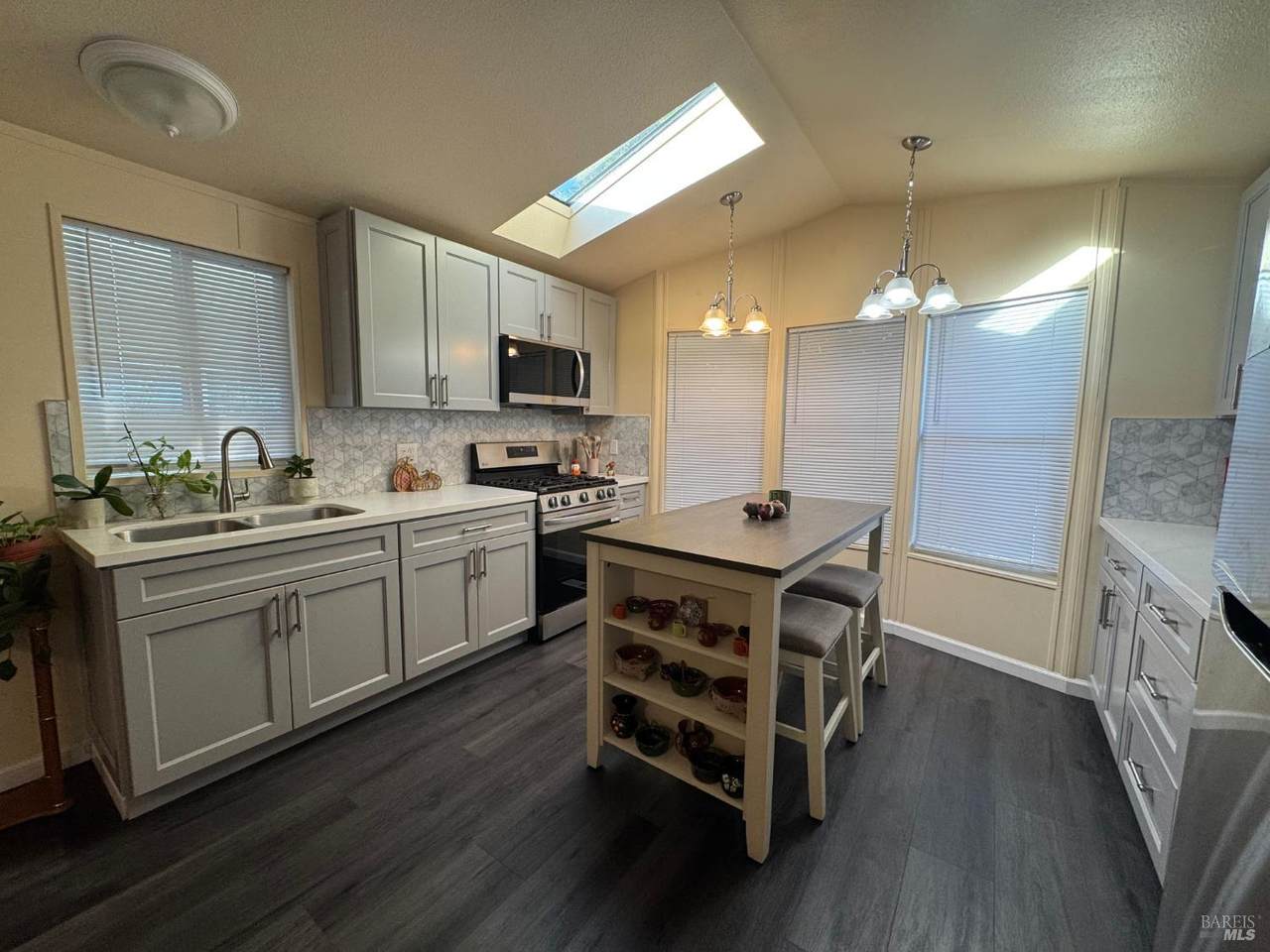 3 Wayside Drive - Photo 1