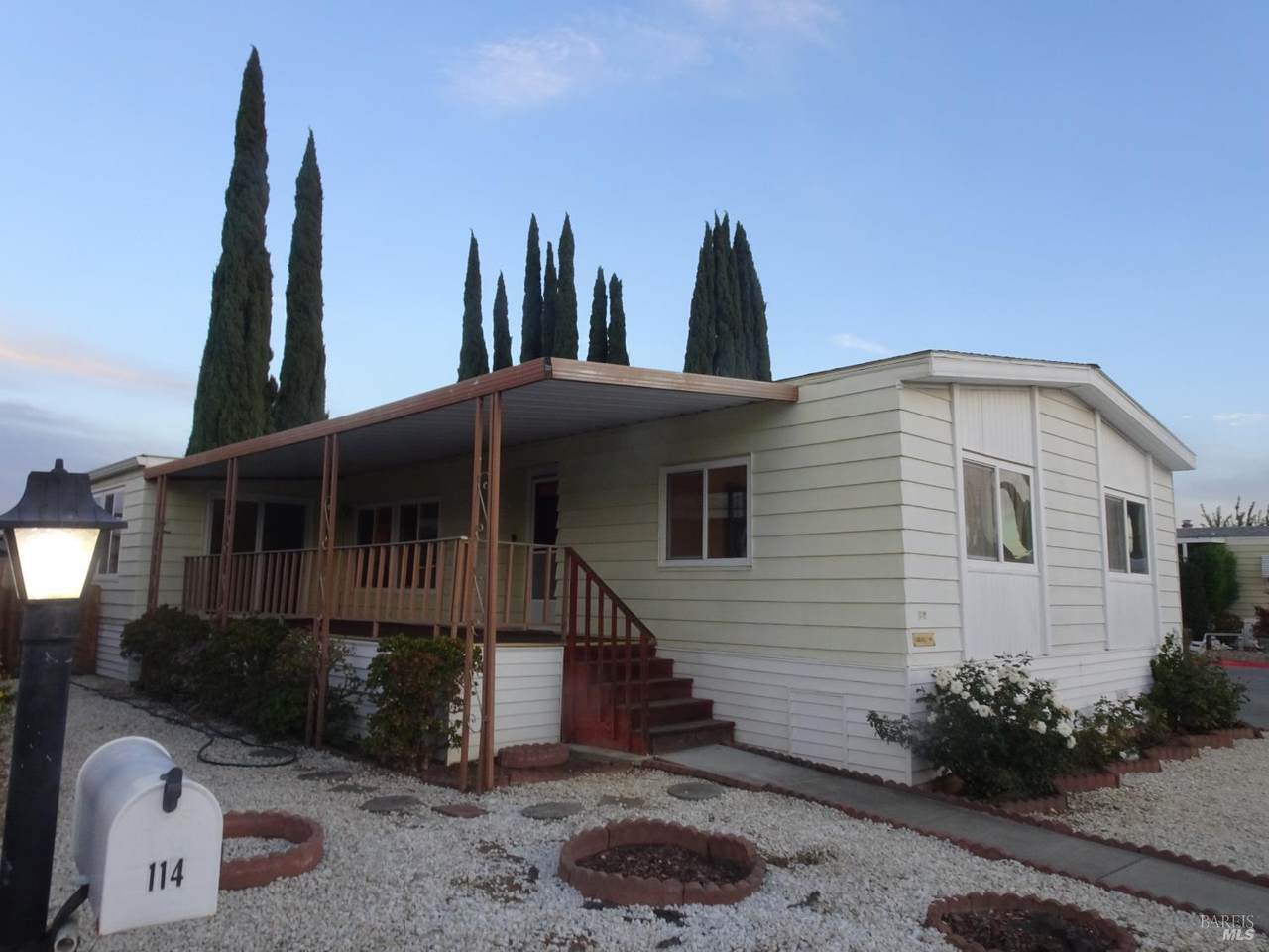114 Bel Air Circle - Photo 1