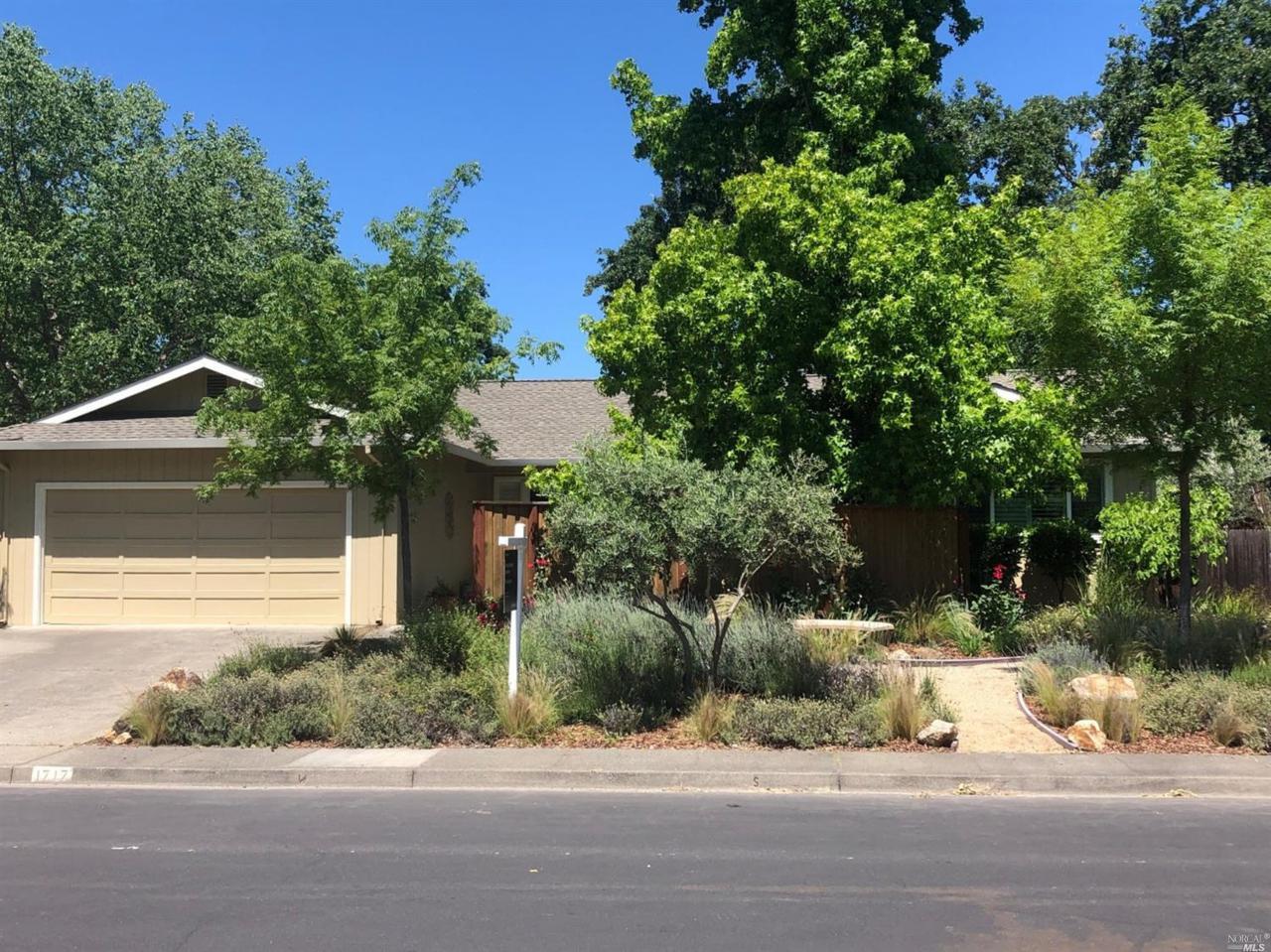 1717 Maggie Avenue - Photo 1