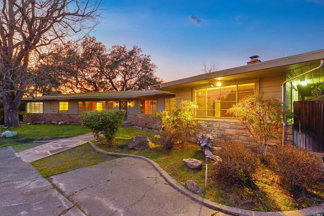 555 Crest Way - Photo 1