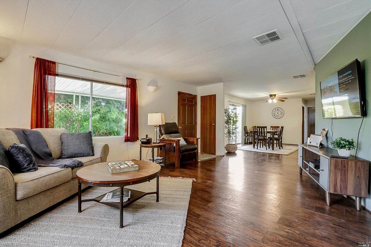 186 Sequoia Circle - Photo 1