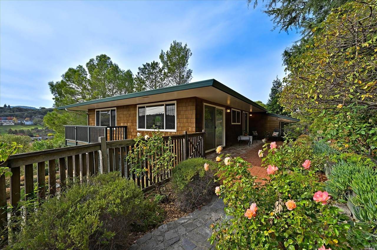 61 Windsor Avenue - Photo 1