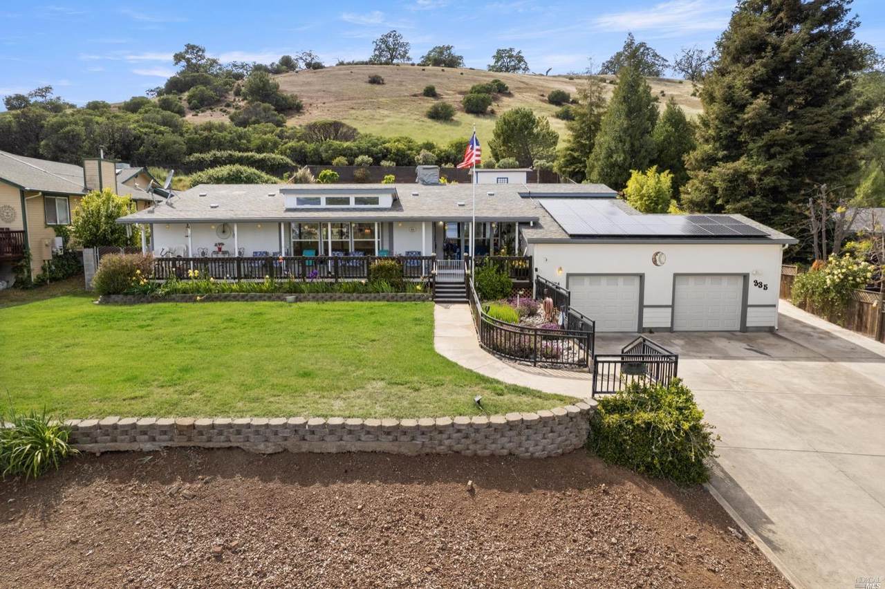 335 Acorn Lane - Photo 1
