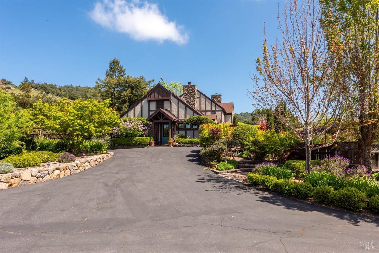 3433 Rolling Oaks Road - Photo 1