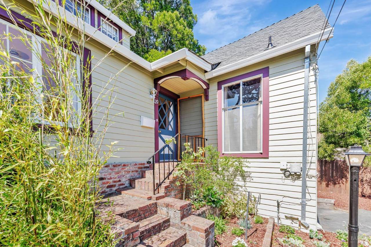 20 Laurel Avenue - Photo 1
