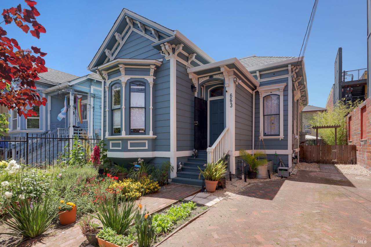 663 24th Street - Photo 1