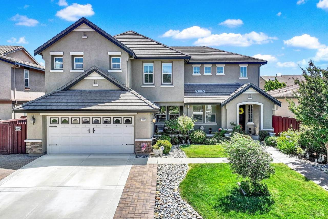 644 Canterbury Circle - Photo 1