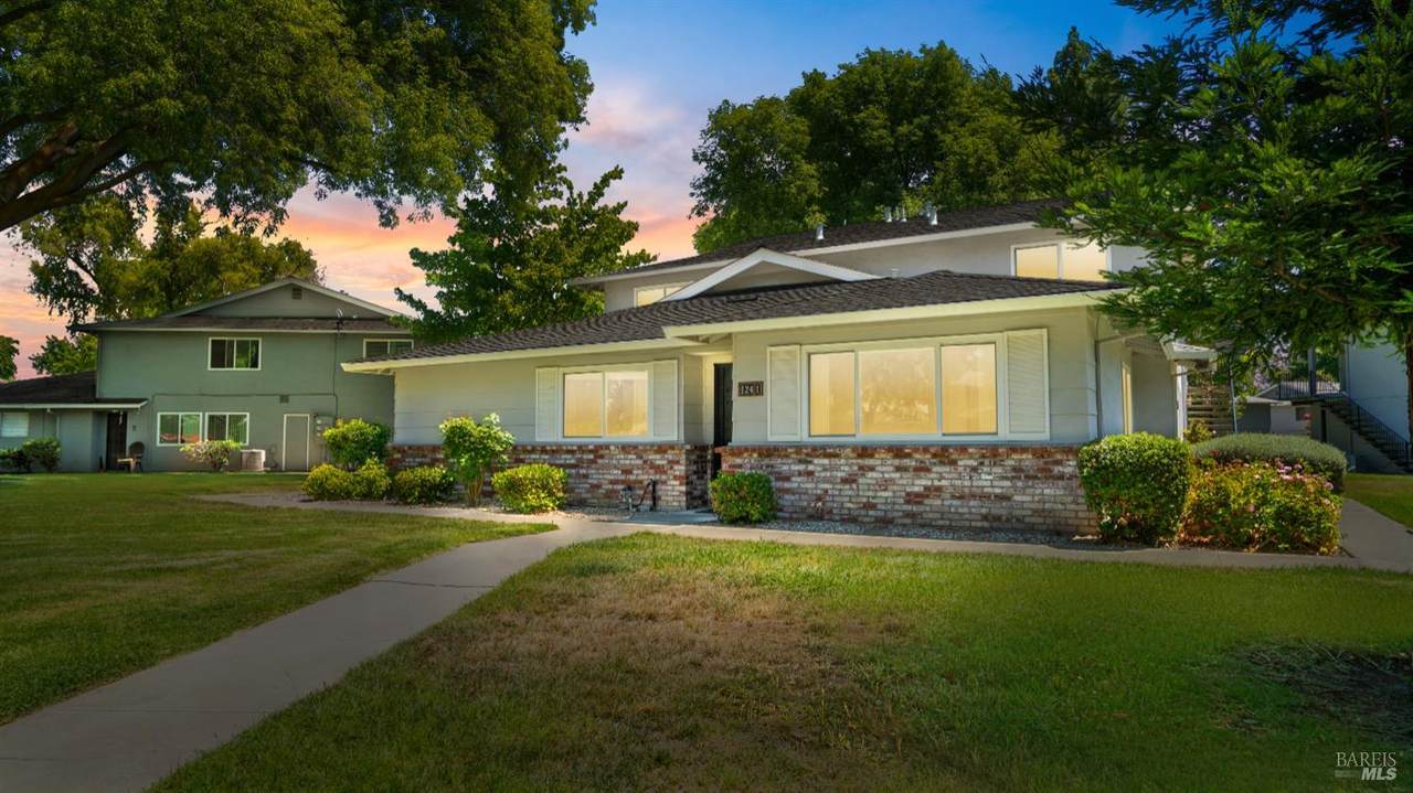 124 Del Rio Circle - Photo 1