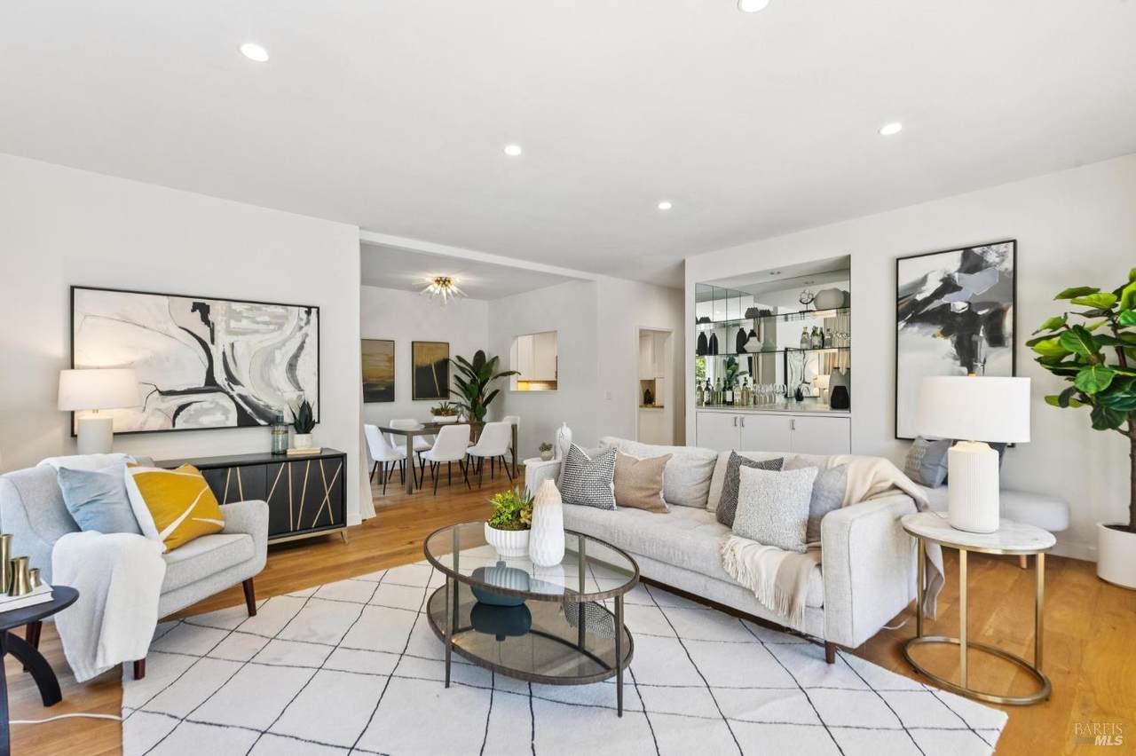 121 Eucalyptus Knoll Street - Photo 1