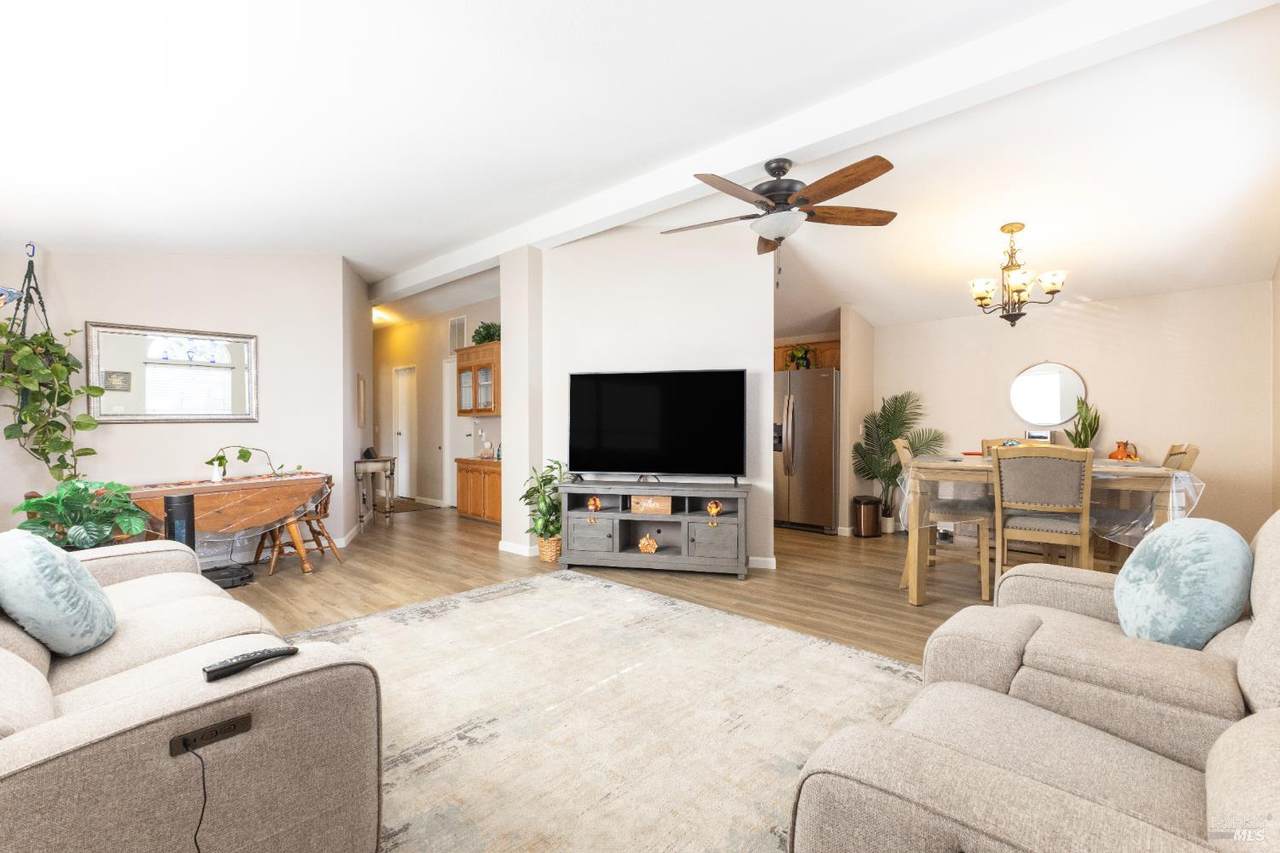 150 Calle Tepic - Photo 1