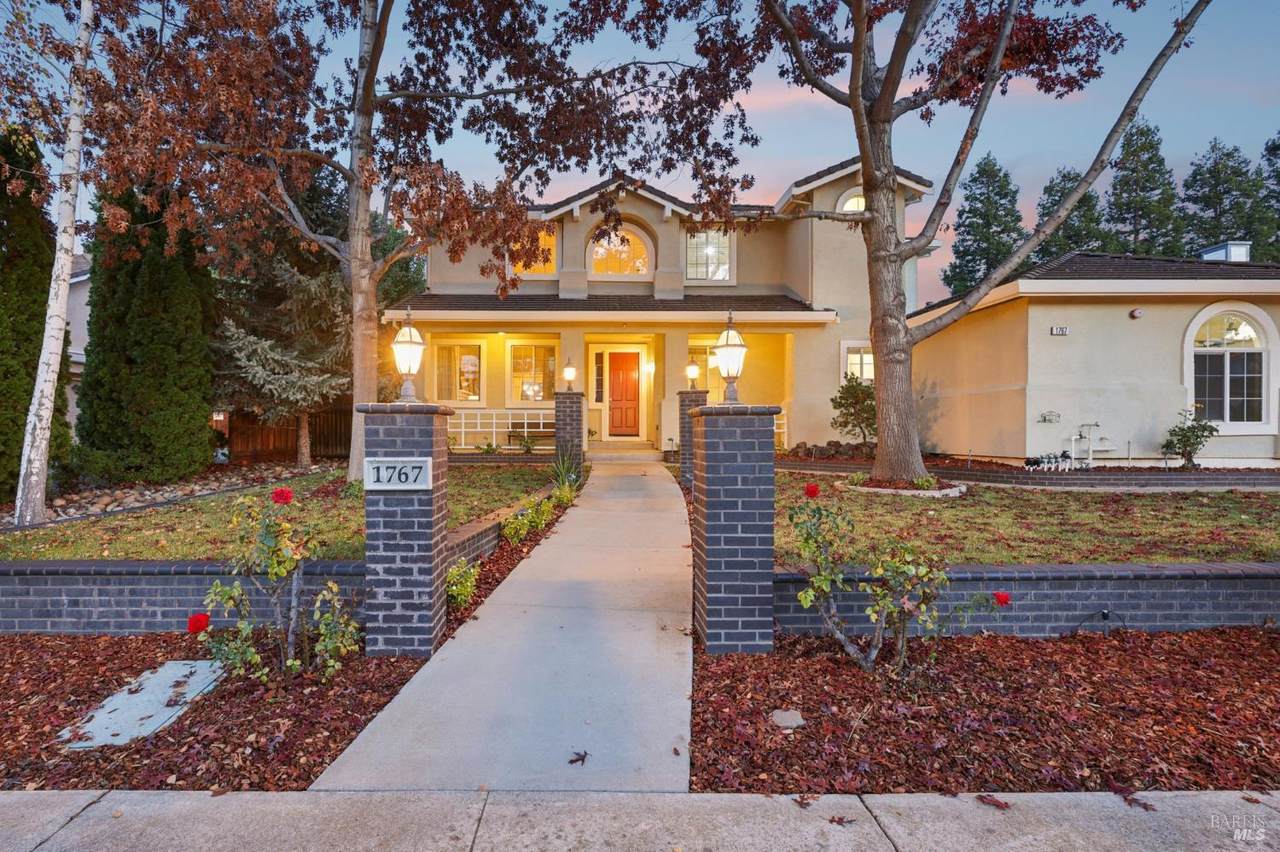 1767 Embassy Circle - Photo 1