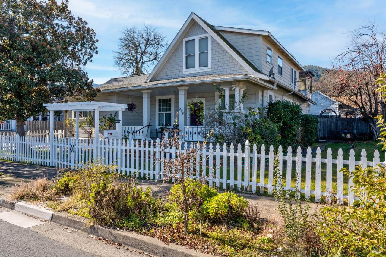 204 Dora Street - Photo 1