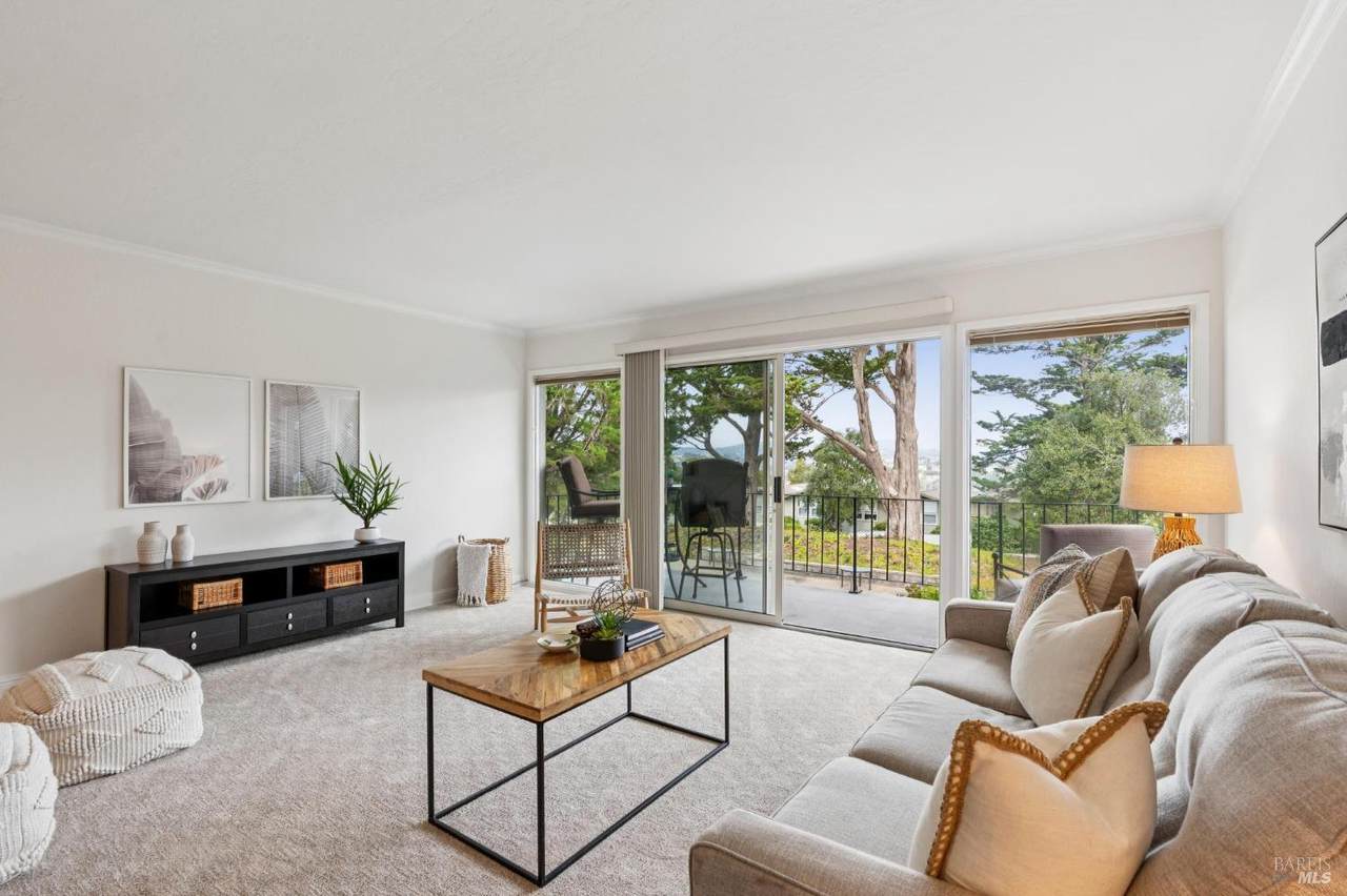 367 Eden Roc Drive - Photo 1