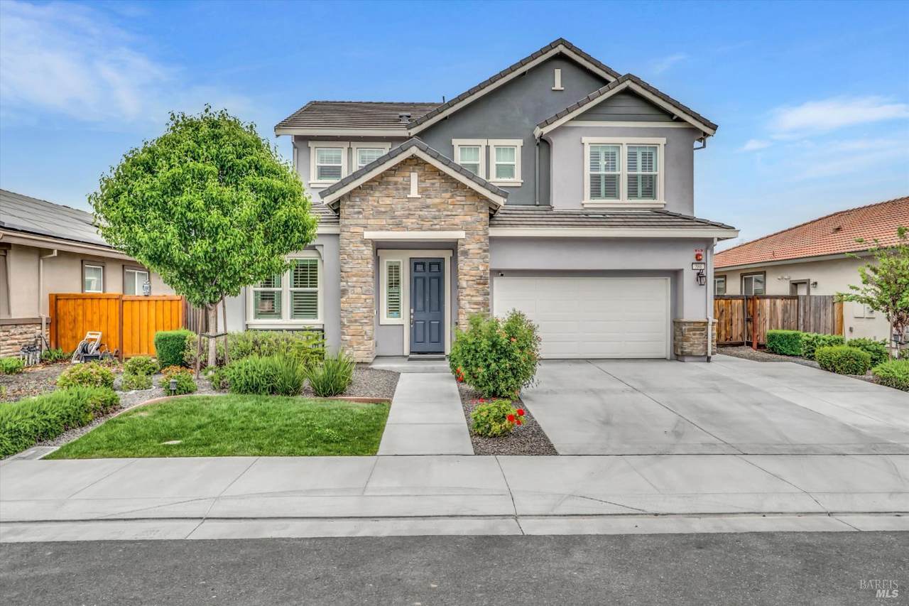 580 Kingbird Circle - Photo 1