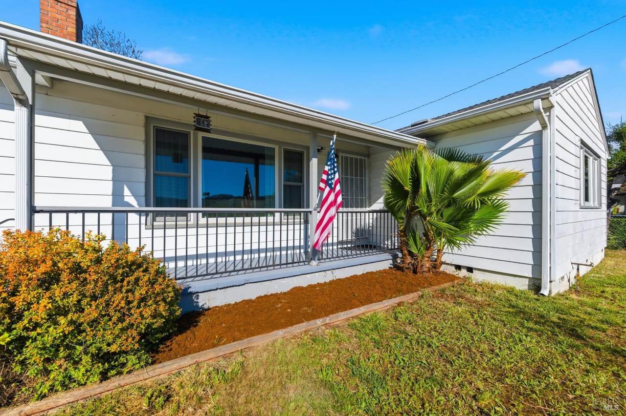 891 Rosewood Avenue - Photo 1