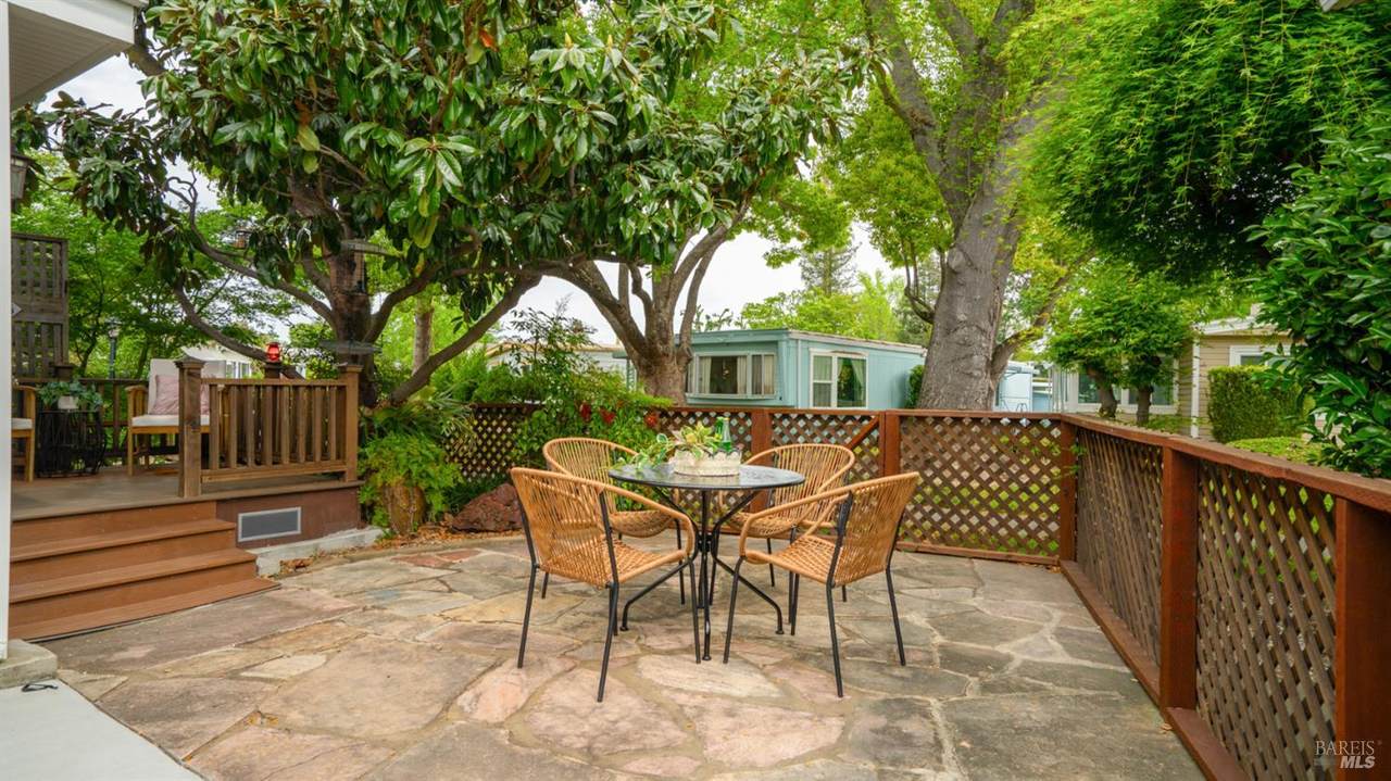 204 Barcelona Avenue - Photo 1