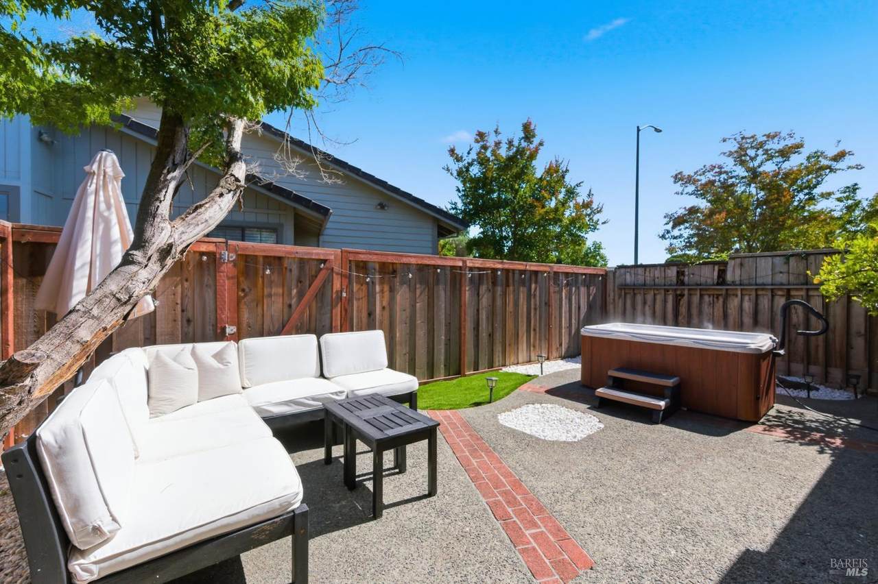 750 William Court - Photo 1
