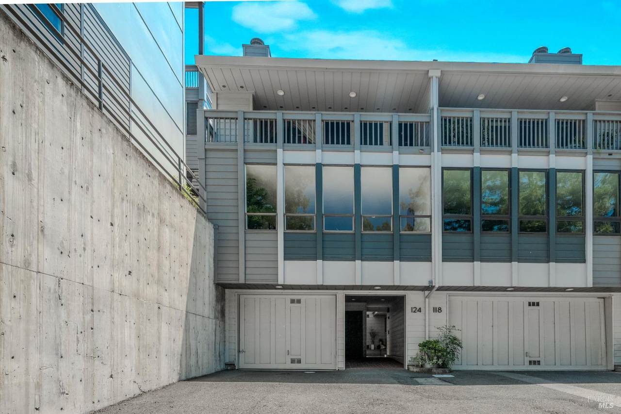 124 Professional Center Parkway - Photo 1