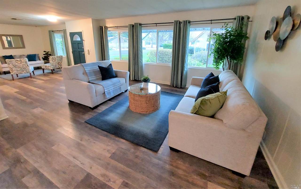 211 Arboleda Drive - Photo 1