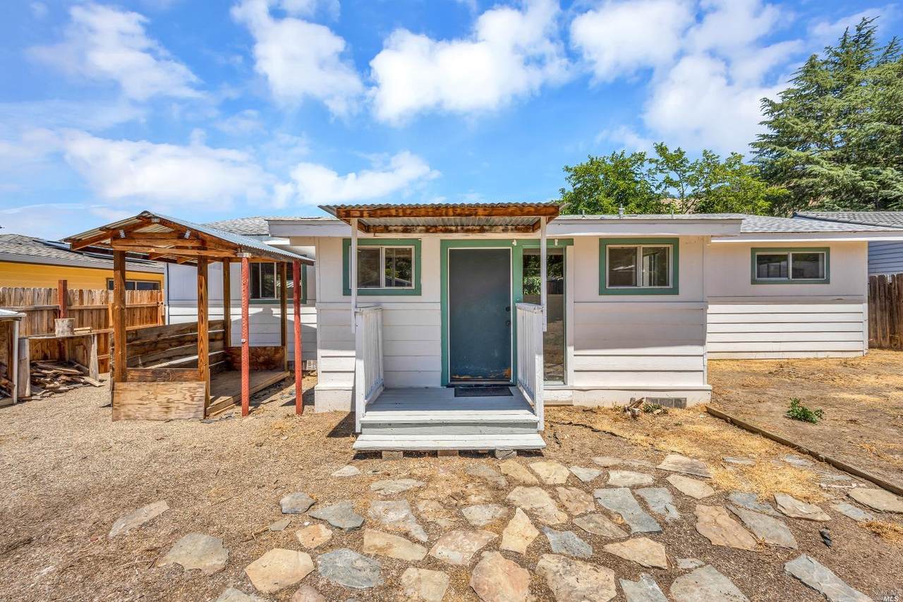 6895 Laurel Del Drive - Photo 1