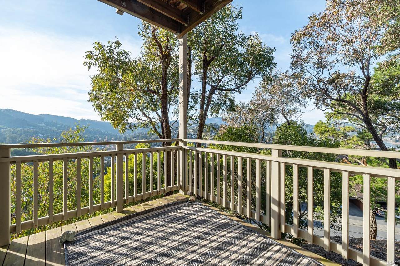 511 Headlands Court - Photo 1