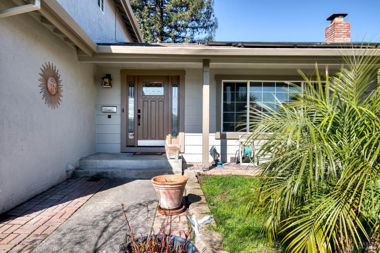840 Sprucewood Court - Photo 1