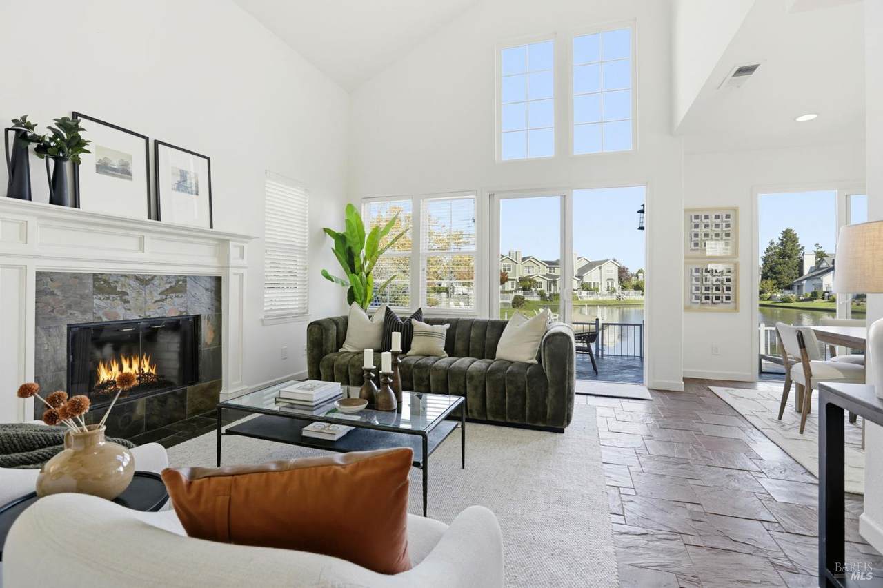 13 Waterside Circle - Photo 1