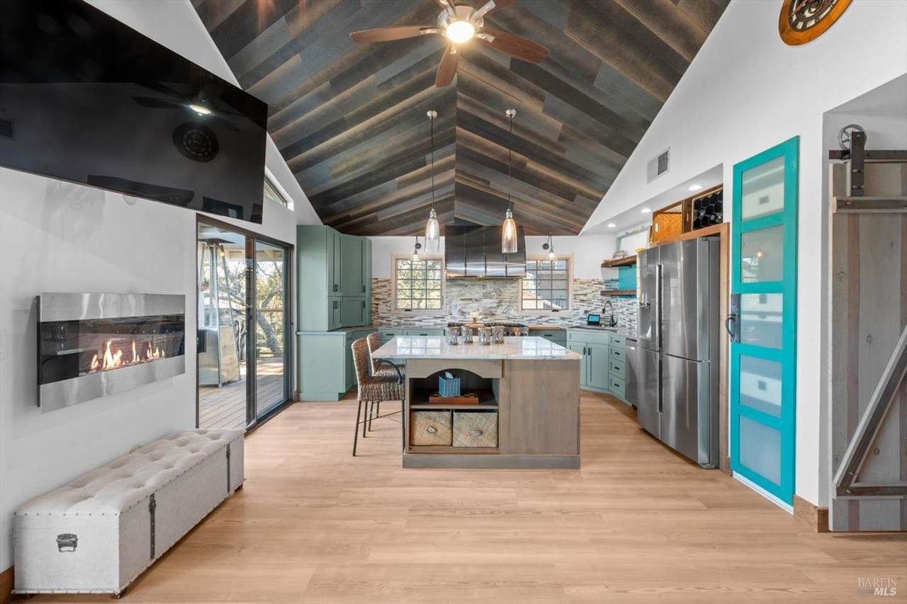 914 Cape Cod Court - Photo 1