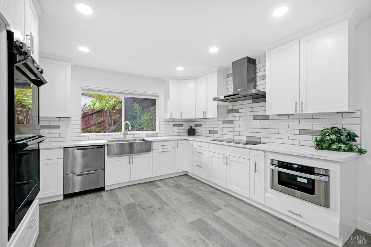 125 Skyline Court - Photo 1