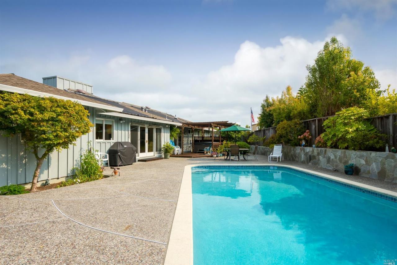37 Las Casas Drive - Photo 1