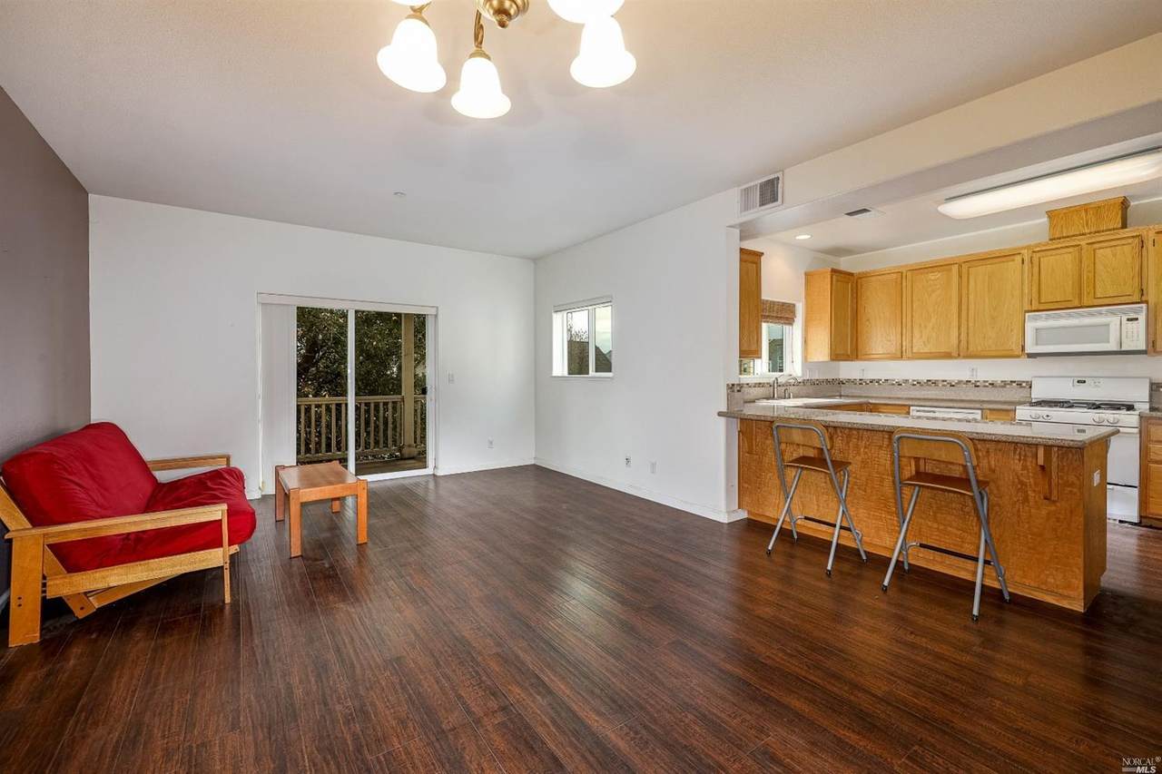 408 Hickory Circle - Photo 1