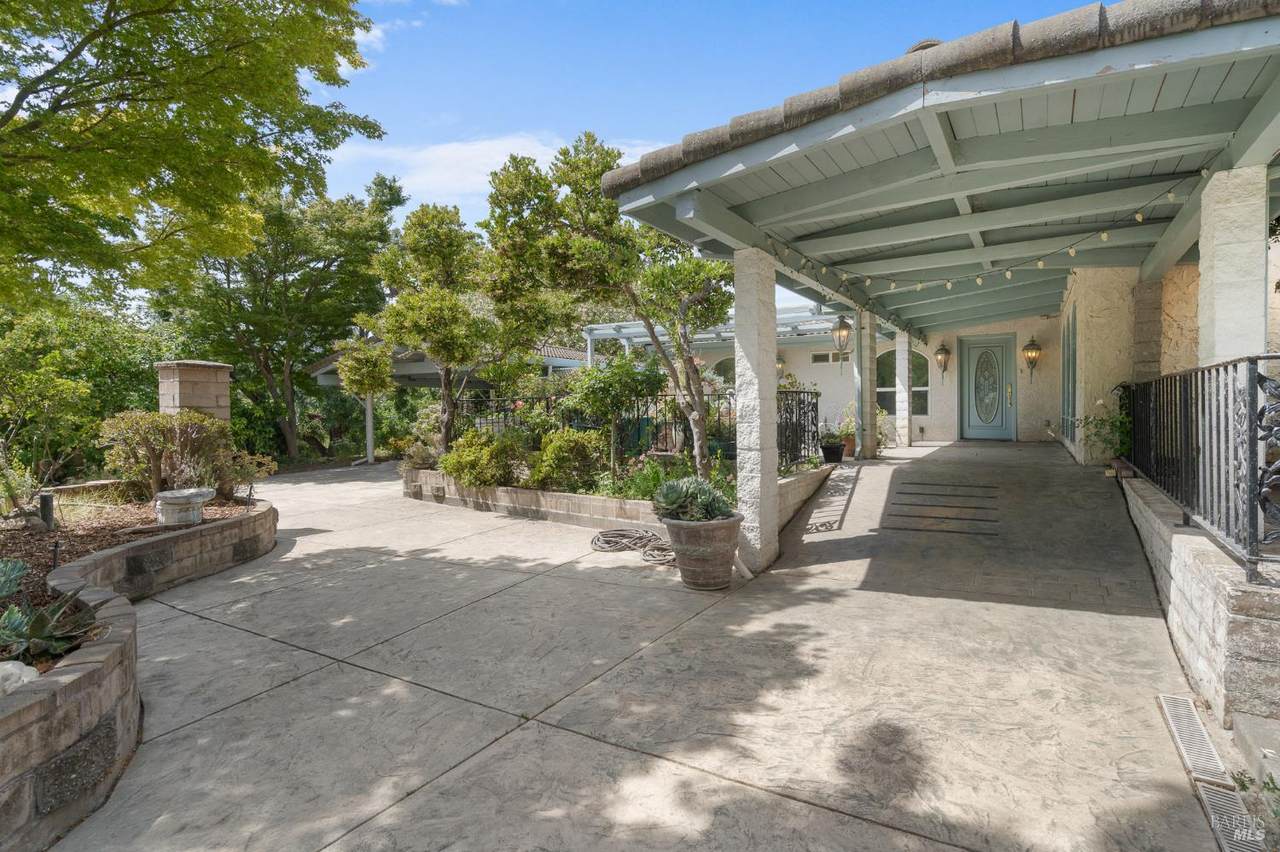 1879 Rockville Road - Photo 1