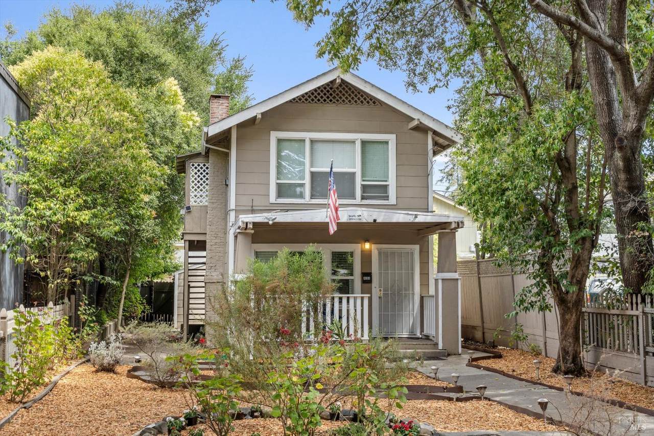 409 College Avenue - Photo 1