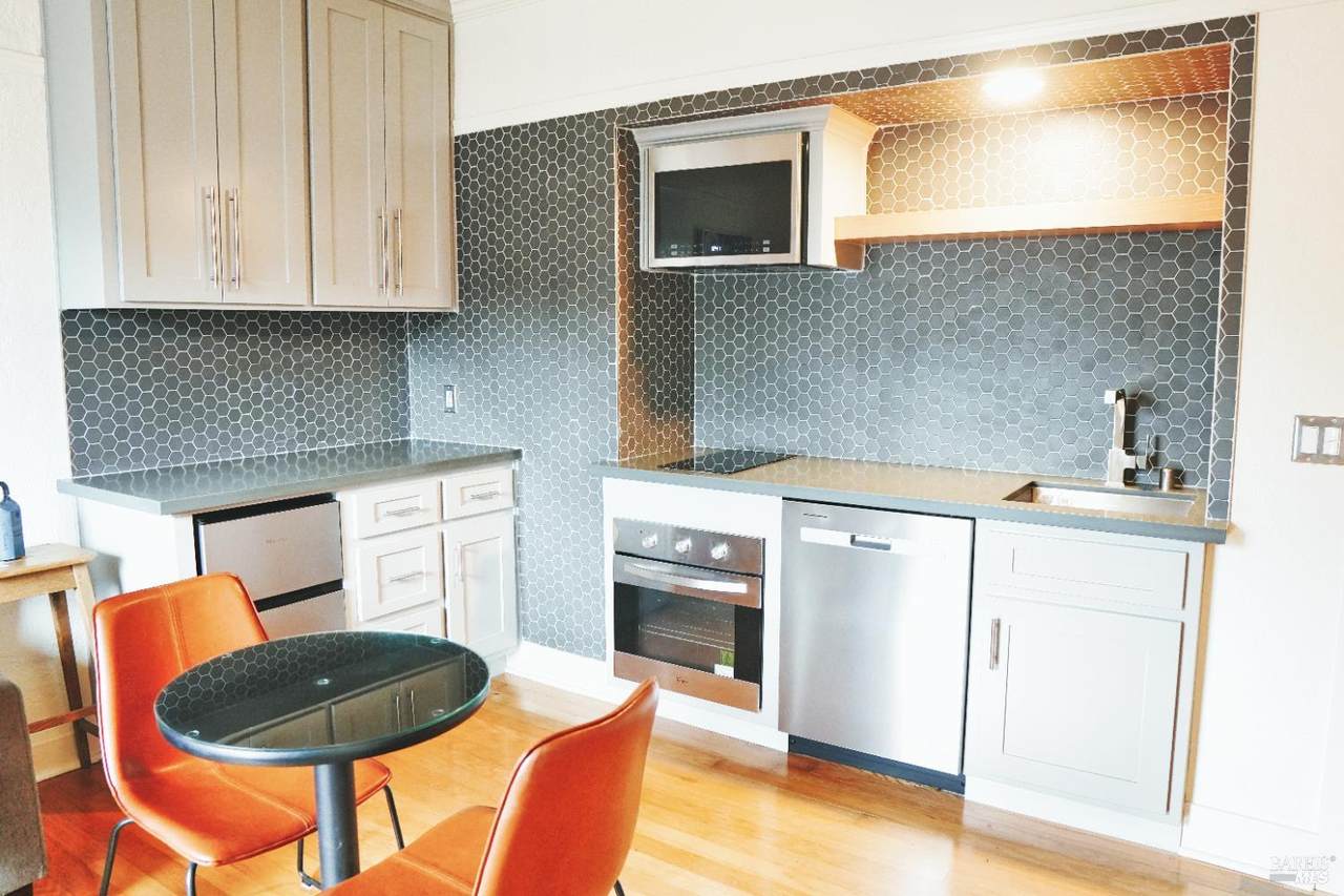 1715 Sonoma Boulevard - Photo 1