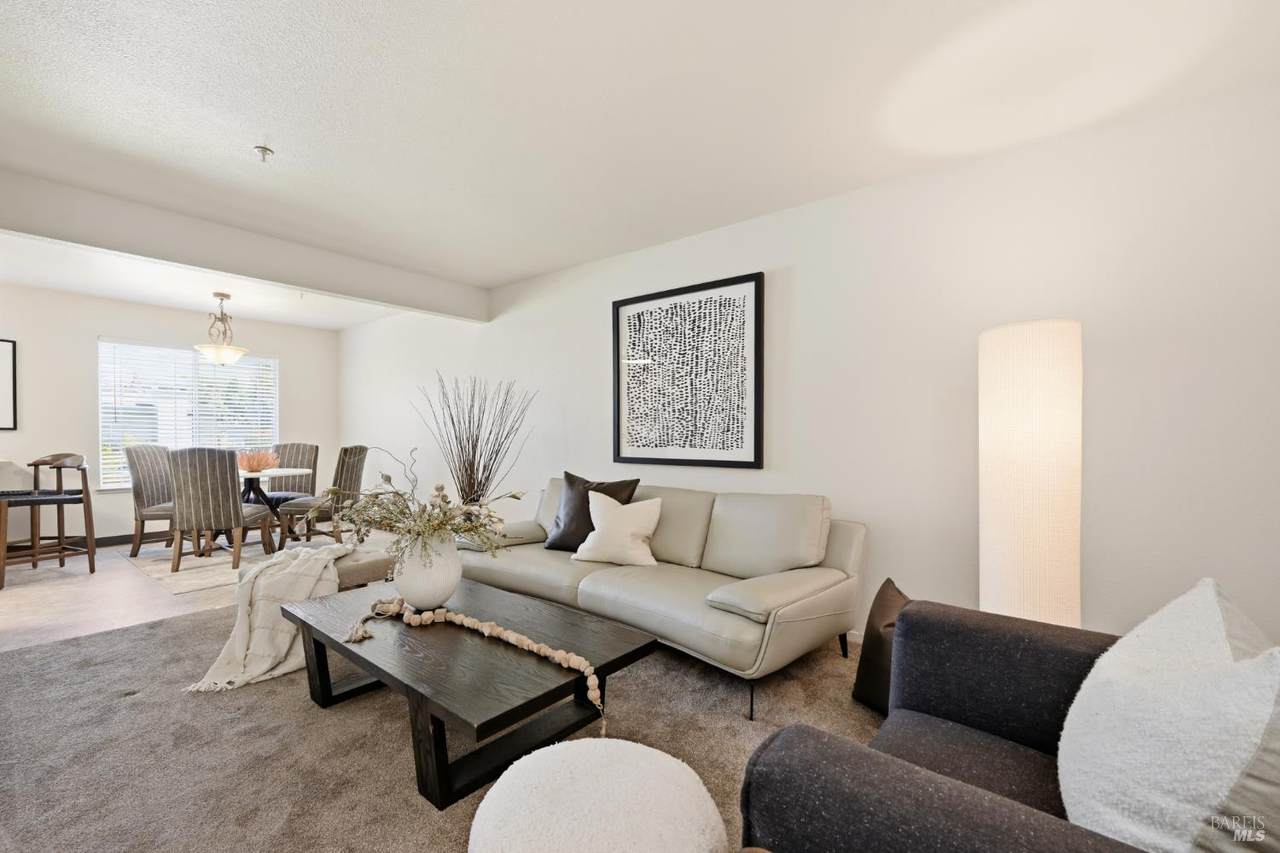 786 William Court - Photo 1
