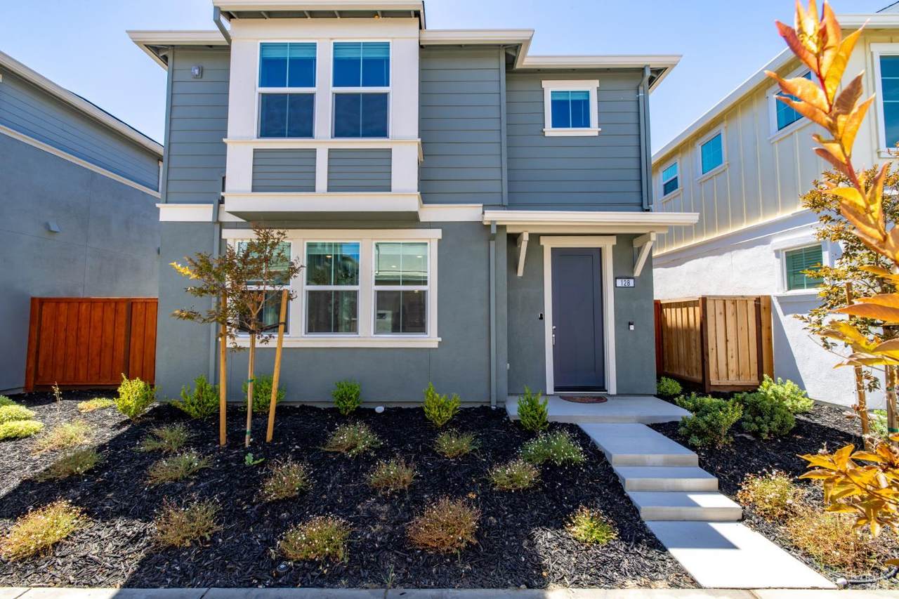 128 Clownfish Street - Photo 1