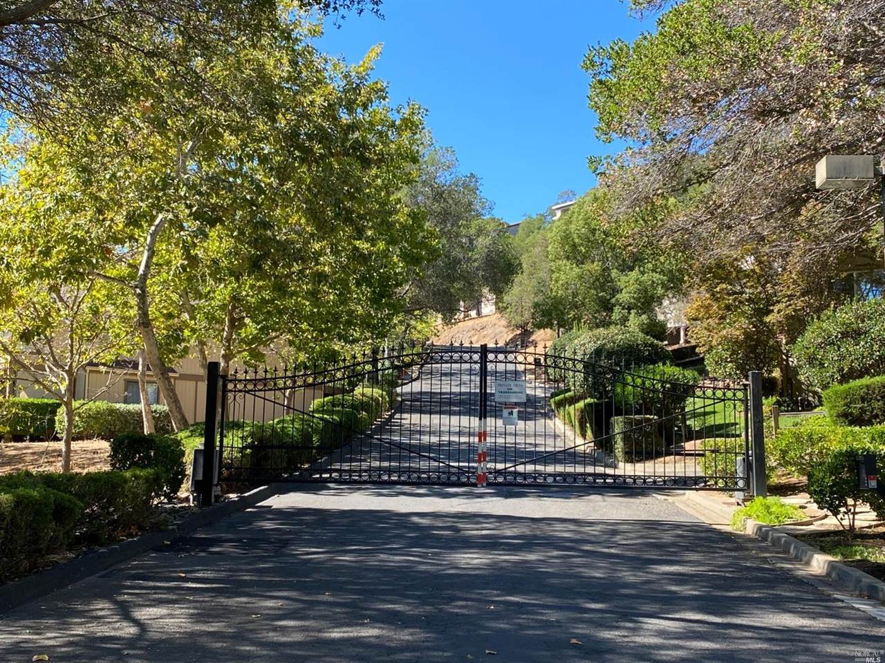 14 Knoll Drive - Photo 1