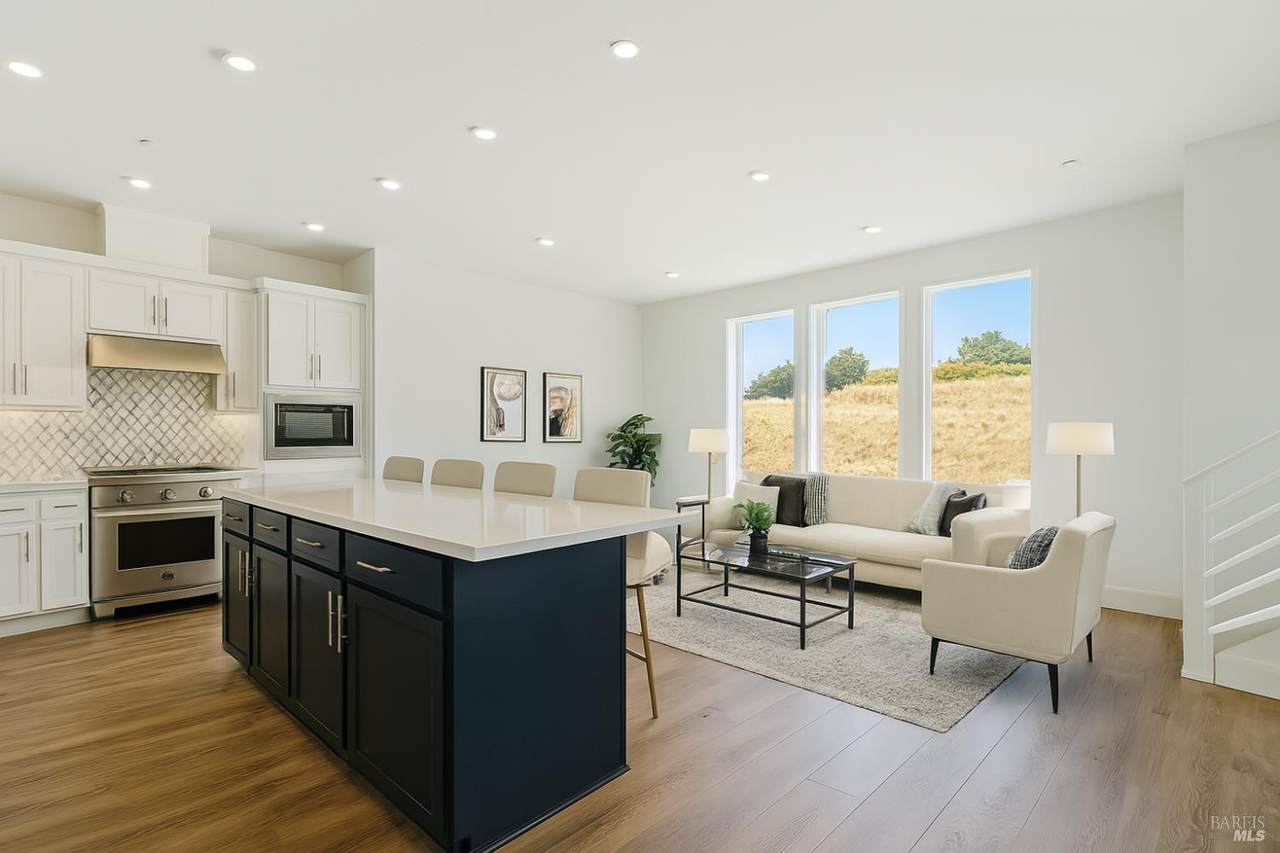 206 Verandah Avenue - Photo 1