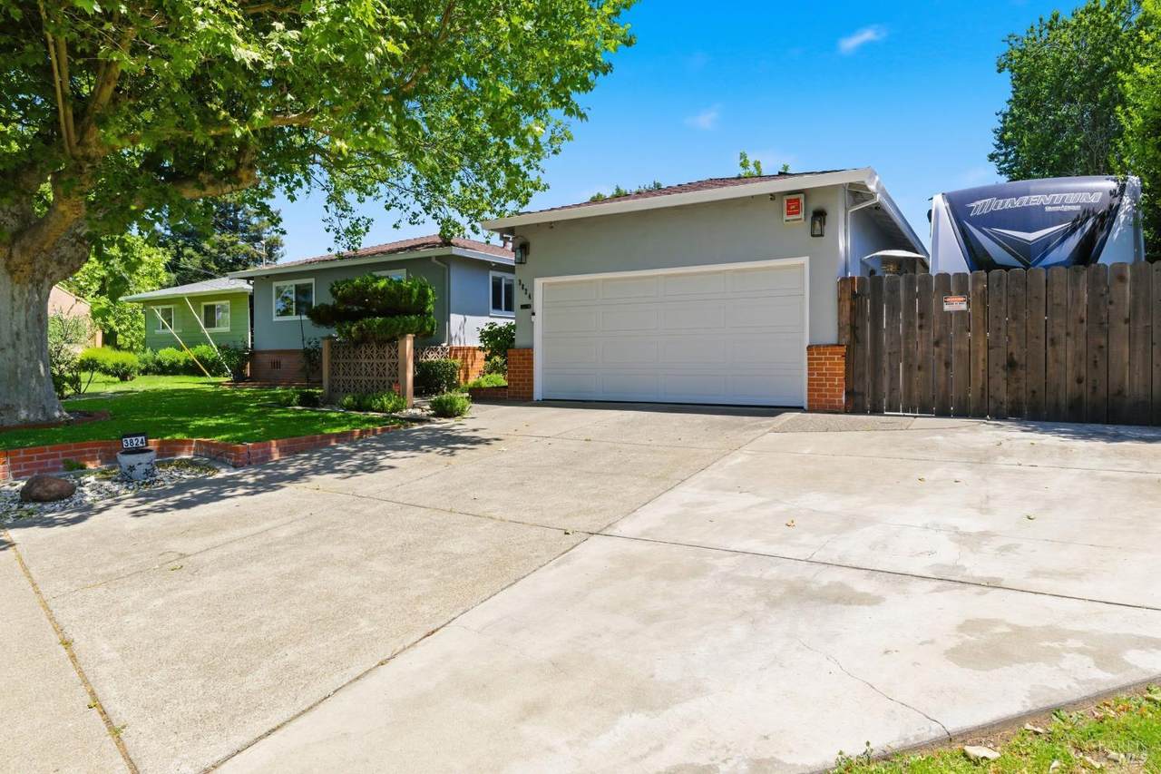 3824 Beechwood Drive - Photo 1