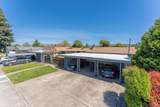 649 Leslie Street - Photo 11