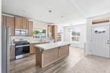 660 Leslie Street - Photo 4