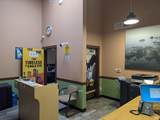 2550 Oak Street - Photo 2