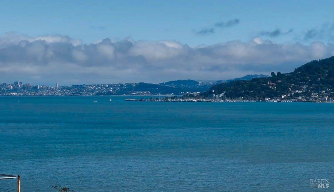 https://bt-photos.global.ssl.fastly.net/bareis/1280_boomver_8_91267511-2.jpg